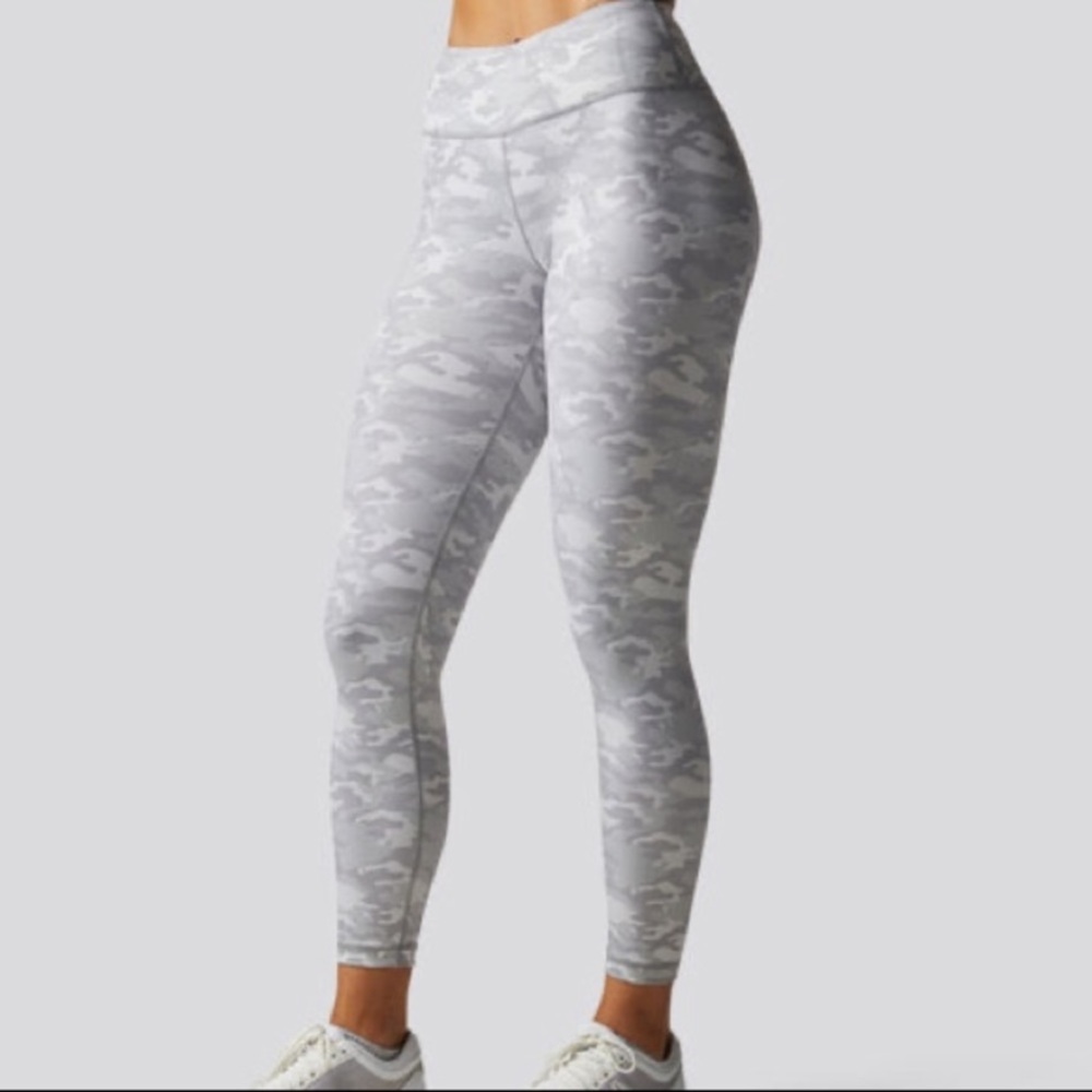 Born Primitive Light Gray Camo Leggings